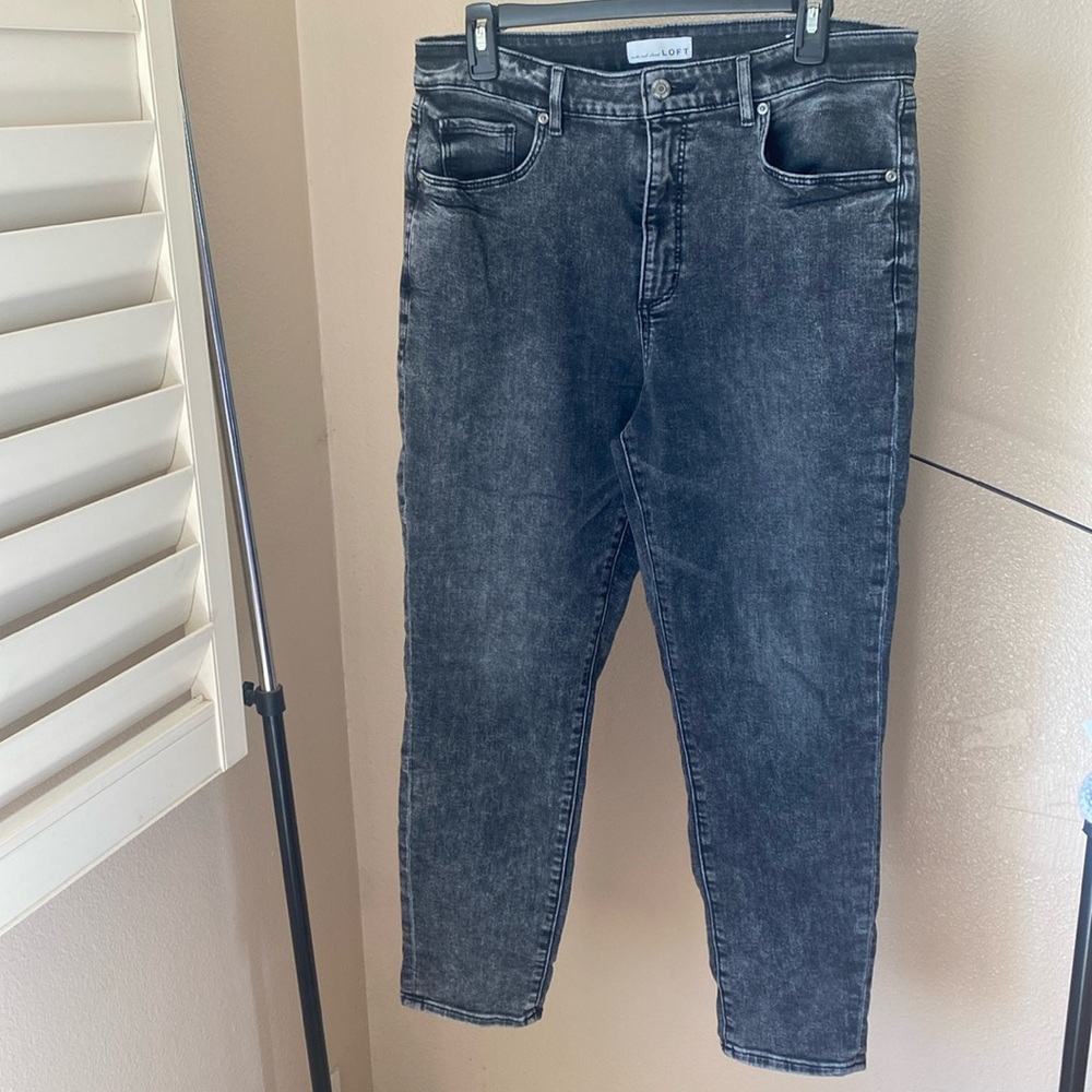 Size 31 washout black curvy skinny jeans